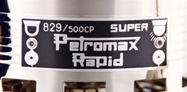 Petromax-Petroleumlampe-HK500-Typenschild Petromax Petroleumlampe HK500 Typenschild Chrom