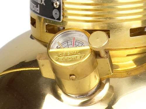 Petromax-Petroleumlampe-HK500-Detail-2-Messing Petromax Petroleumlampe HK500 Detail 2 Messing